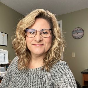 Meet your Posher, Lori